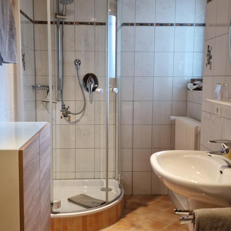 Haus Luise - Doppelzimmer mit Balkon - 7