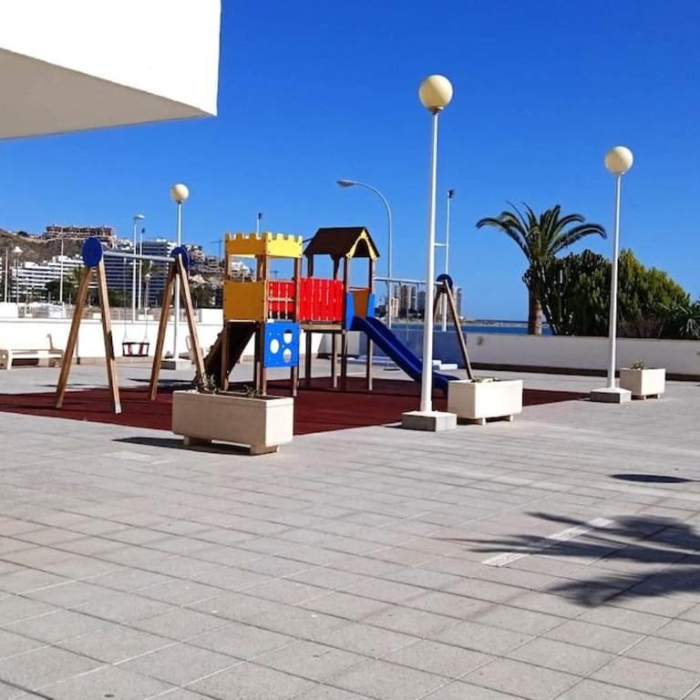 Apartamento frente al mar - Two-Bedroom Apartment - 32