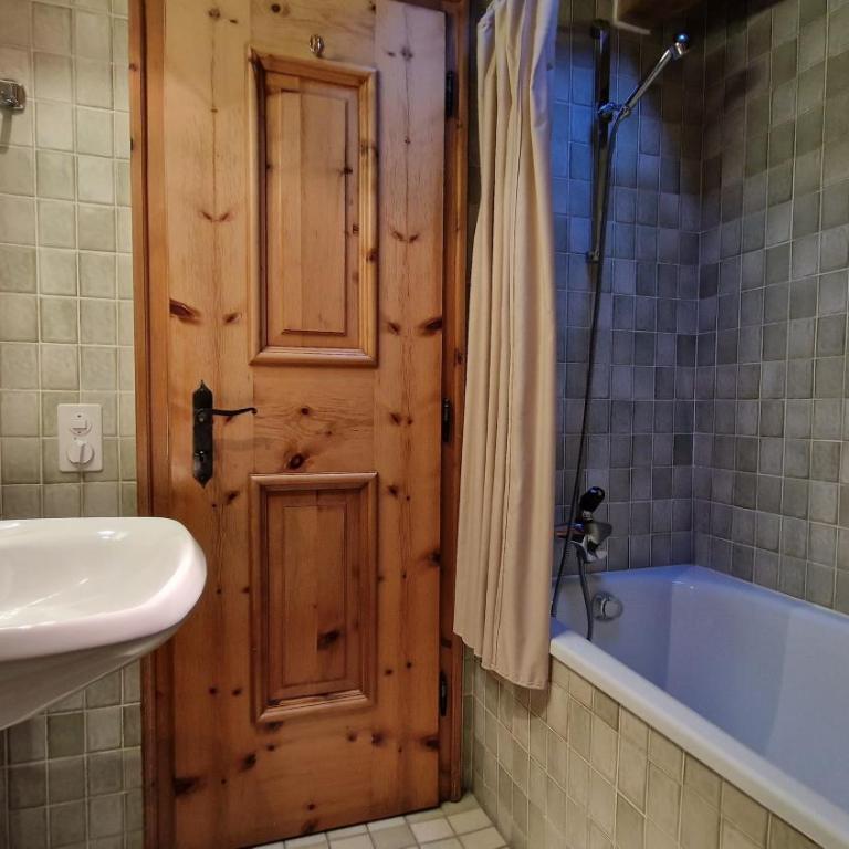 Chesa Bellaval, Haus la Vuolp 2-Zimmer-Dachwohung - Apartment mit 1 Schlafzimmer - 14