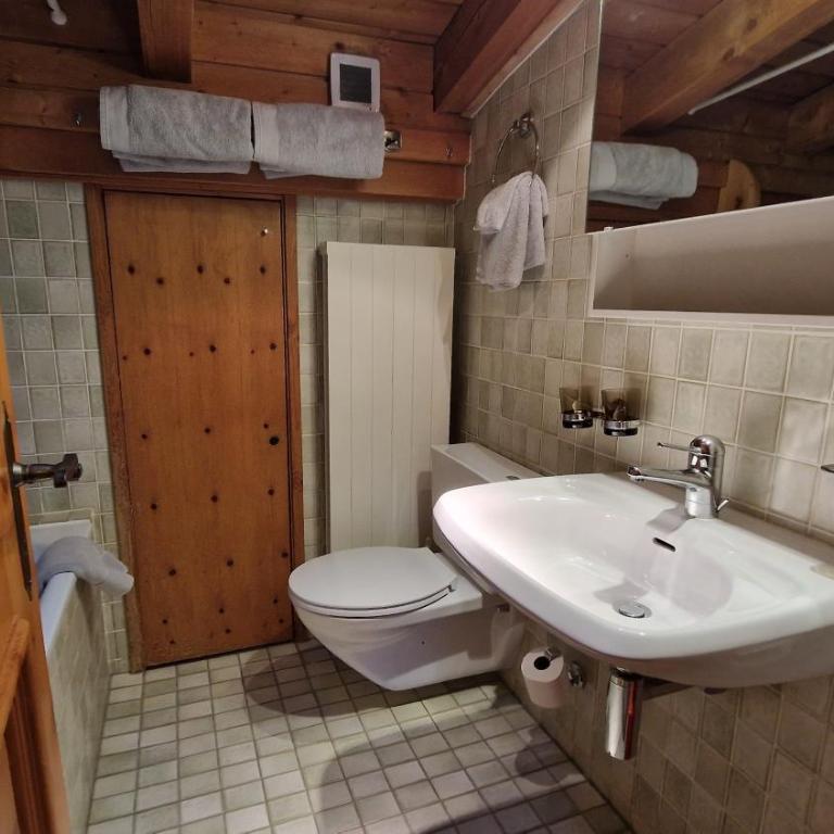 Chesa Bellaval, Haus la Vuolp 2-Zimmer-Dachwohung - Apartment mit 1 Schlafzimmer - 12