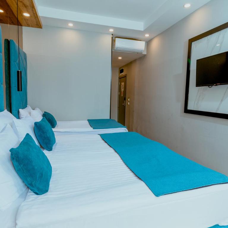 Nobel Gallery Hotel - Standardna Trokrevetna Soba - 2