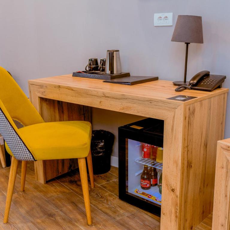 Nobel Gallery Hotel - Standardna Dvokrevetna Soba sa Bračnim Krevetom/Zasebnim Krevetima - 4