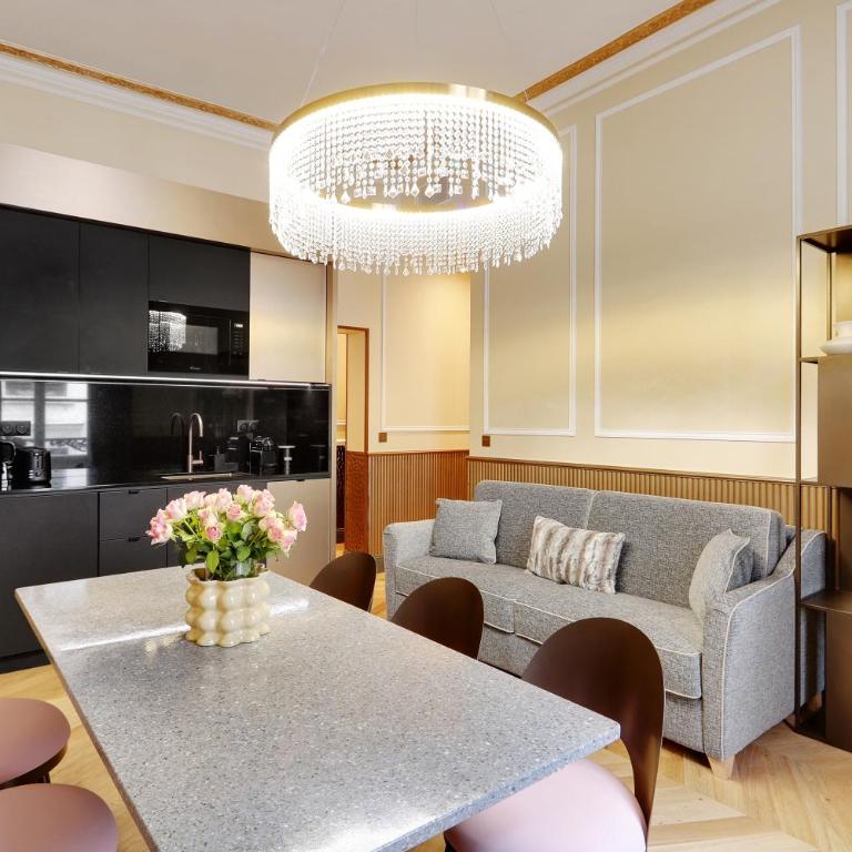 Pick A Flat's Apartments in La Madeleine-Opéra - Rue de l'Arcade - Appartement 3 Chambres - 1
