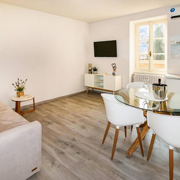 Casa Ariel, in piazza a Colico, Como Lake - Appartamento con 1 Camera da Letto - 2