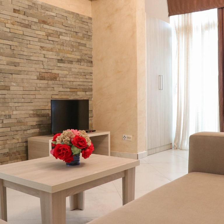 Imperial Hotel - Apartman sa Terasom - 4