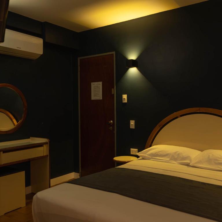 Hotel El Arroyo - Comfort Quadruple Room - 5