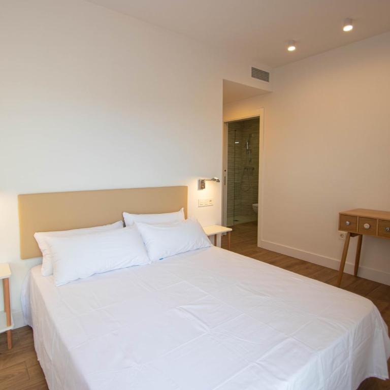 Ciencias Forum 2 Apartment - Three-Bedroom Apartment with terrace - 35