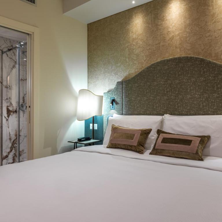 Acca Hotel - Camera Matrimoniale Deluxe con Balcone - 6