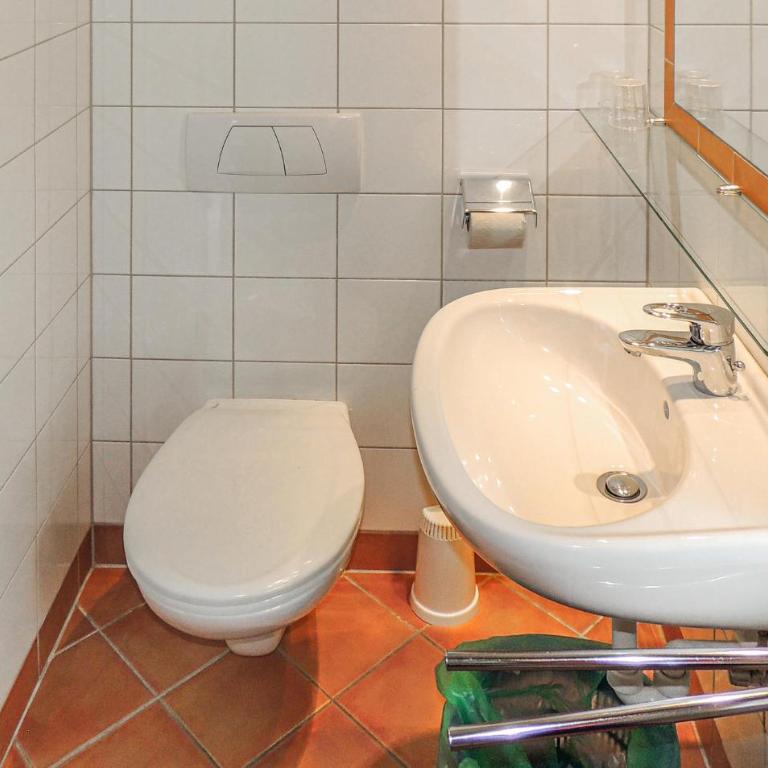 Ferienwohnung Mit Badeteich - Apartment mit 7 Schlafzimmern - 35
