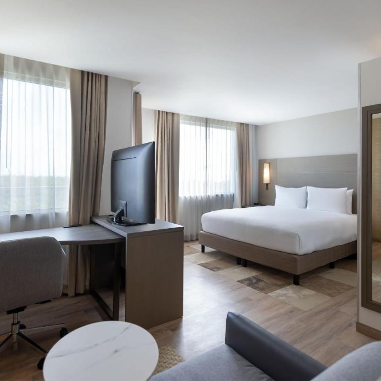 Residence Inn by Marriott Playa del Carmen - Estudio con cama extragrande - 1