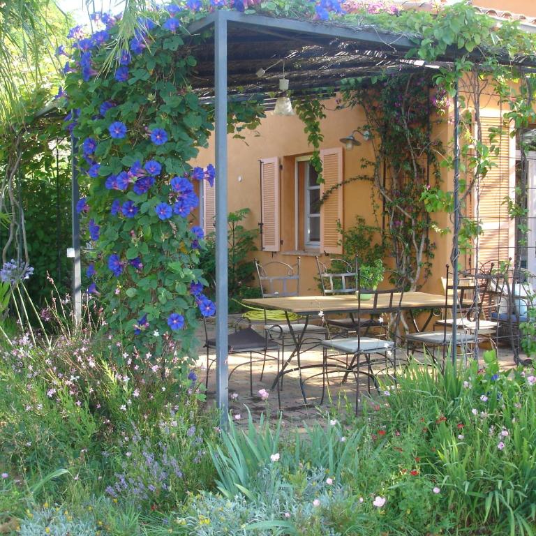 House With Garden And Sea View - Ferienhaus - 36