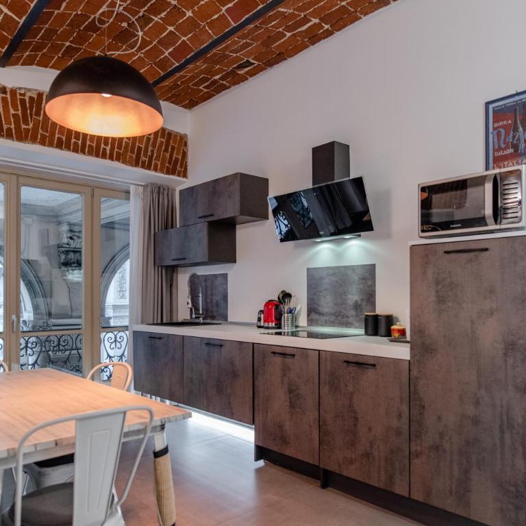 Suite & Queen Apartments by Toh Solution - One-Bedroom Apartment - 11