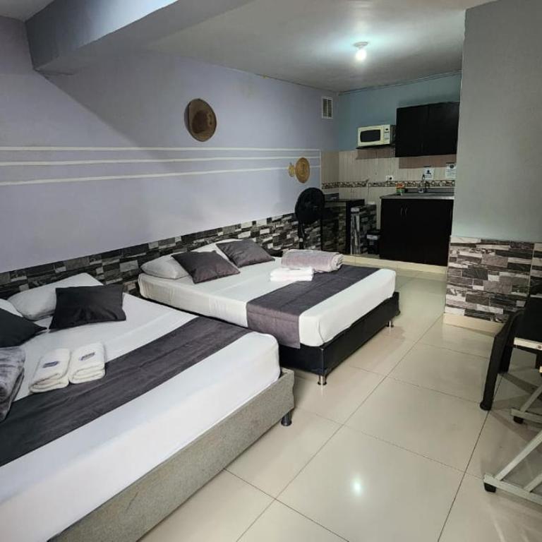 hotel medellin calasanz - Estudio Cuádruple Estándar - 4