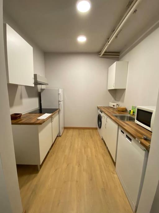 At 20' by Metro from the city centre (C) Apartamento en Av. América - One-Bedroom Apartment - 12