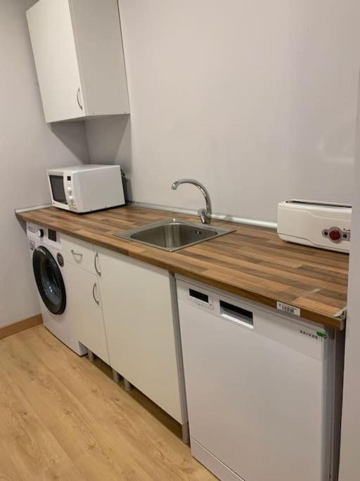 At 20' by Metro from the city centre (C) Apartamento en Av. América - One-Bedroom Apartment - 17