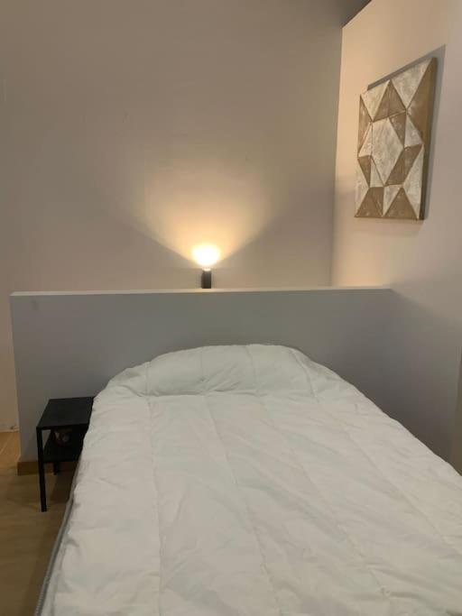 At 20' by Metro from the city centre (C) Apartamento en Av. América - One-Bedroom Apartment - 30