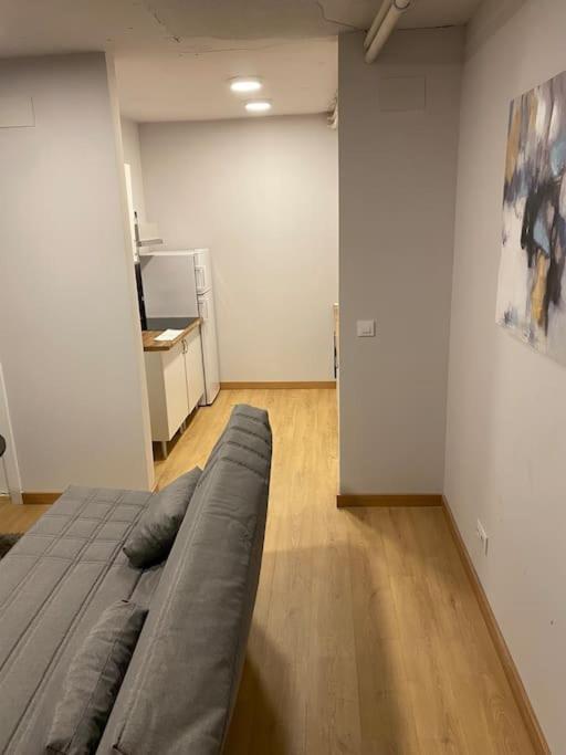 At 20' by Metro from the city centre (C) Apartamento en Av. América - One-Bedroom Apartment - 40