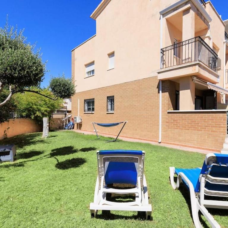 Adosado con jardín en los Xalets de Salou - Casa - 1