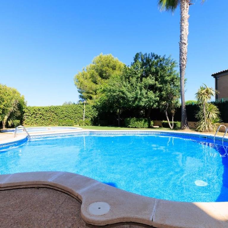 Adosado con jardín en los Xalets de Salou - Casa - 11