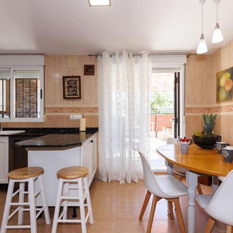 Adosado con jardín en los Xalets de Salou - Casa - 14