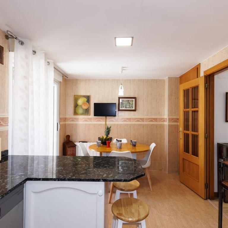 Adosado con jardín en los Xalets de Salou - Casa - 13
