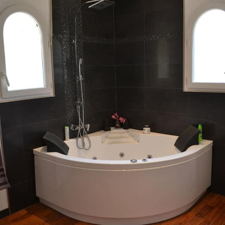 Villa Grasse vue mer exceptionnelle 8P piscine intérieure - Villa - 16