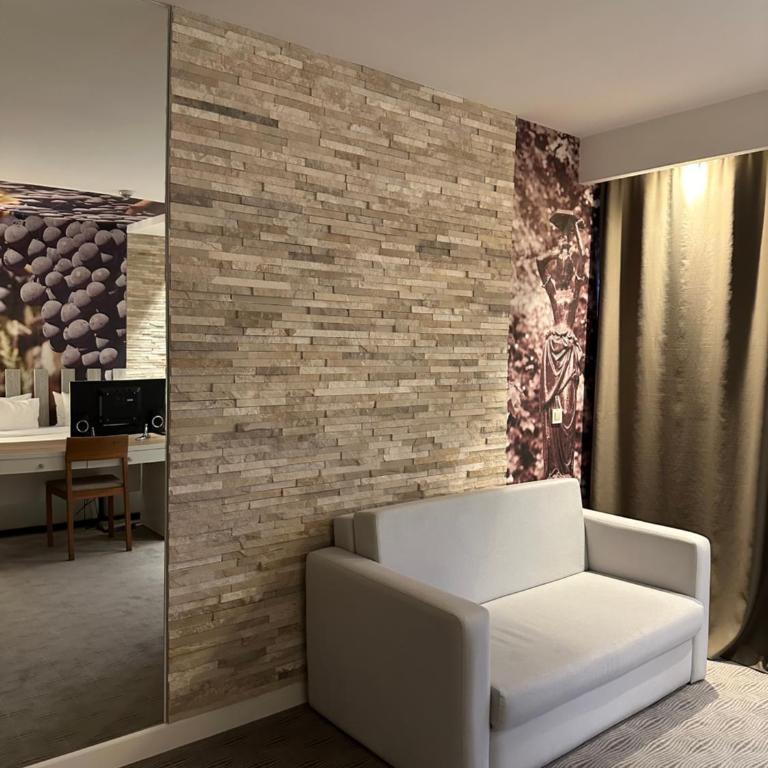 Hotel Nar - Dvokrevetna Soba sa Bračnim Krevetom/Zasebnim Krevetima i Balkonom - 19