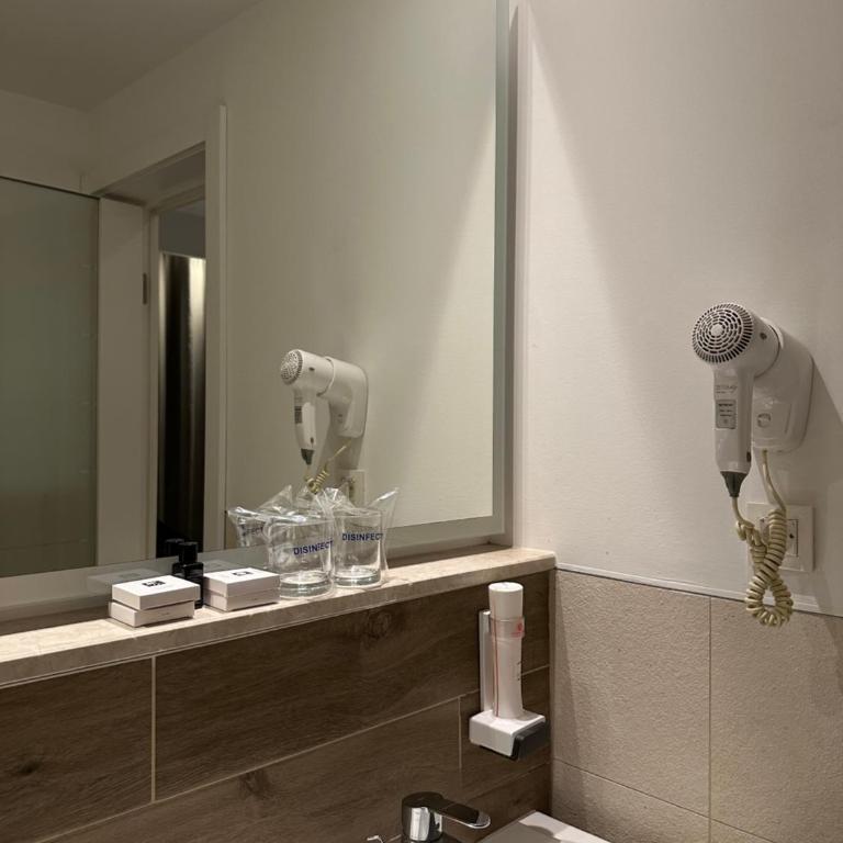 Hotel Nar - Dvokrevetna Soba sa Bračnim Krevetom/Zasebnim Krevetima i Balkonom - 21