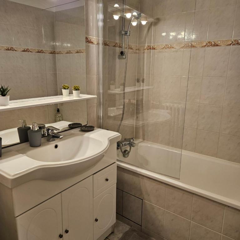 Appartement Paul Eluard E proche stade de France - Apartamento de 2 dormitorios - 4