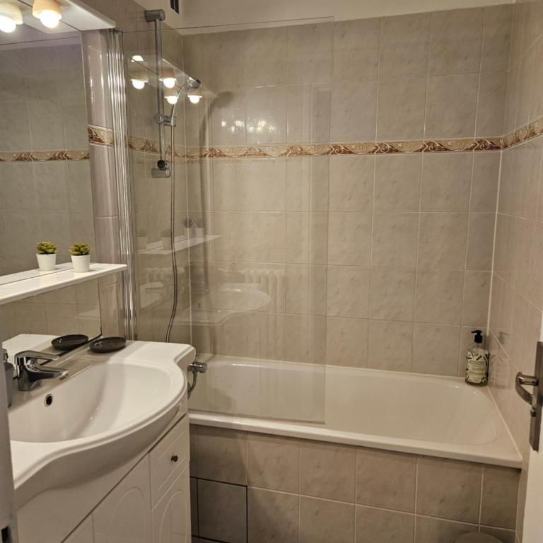 Appartement Paul Eluard E proche stade de France - Apartamento de 2 dormitorios - 6