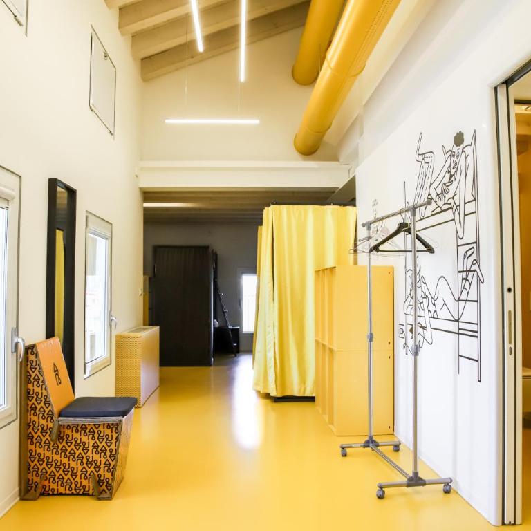 Nomad Hostel - Einzelbett im Schlafsaal (12 Betten) für Frauen - 1