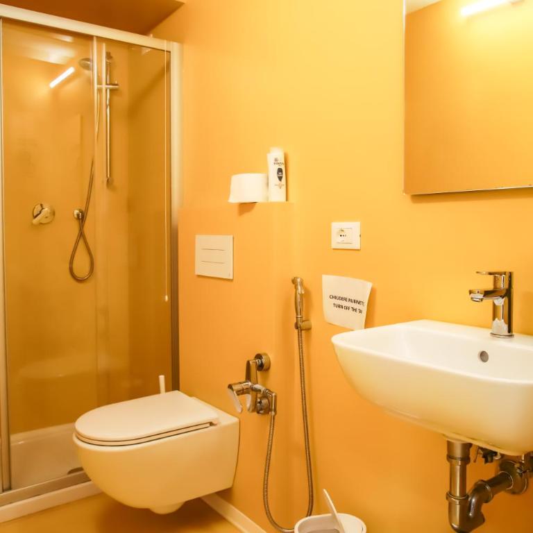 Nomad Hostel - Einzelbett im Schlafsaal (12 Betten) für Frauen - 4