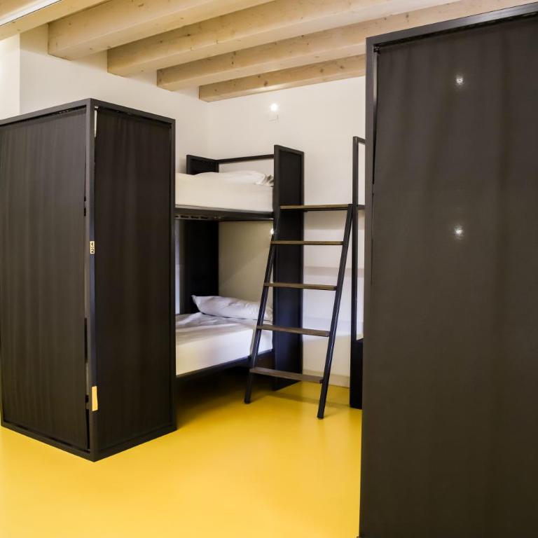 Nomad Hostel - Etagenbett im gemischten Schlafsaal mit 12 Betten - 2