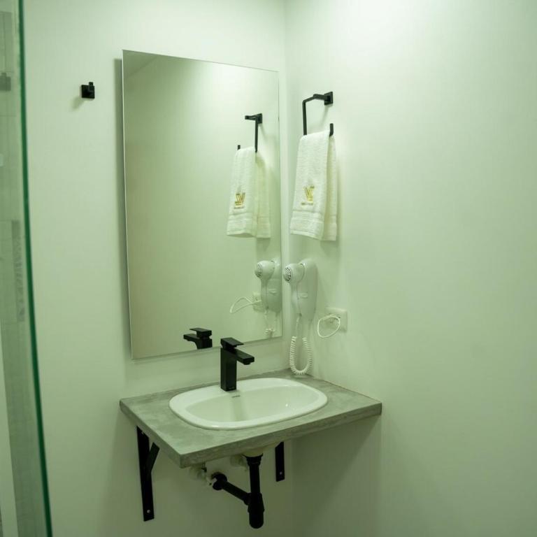 Luxury Living in Parque Lleras & Full House - Villa - 32