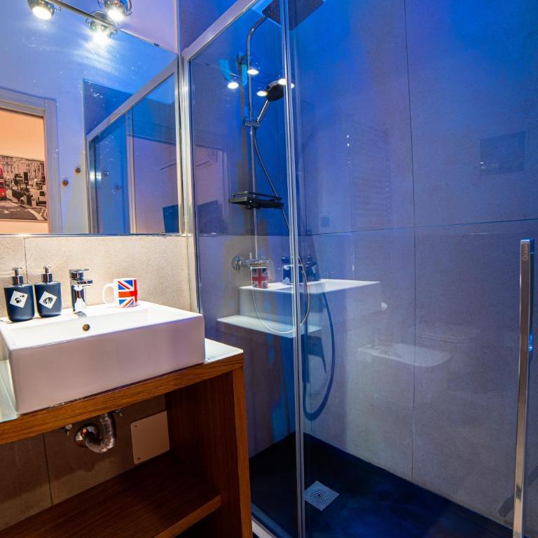 ToledoStation B&B - Camera Matrimoniale Superior con Bagno Privato e Balcone - 23