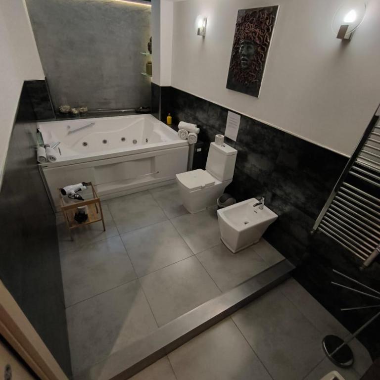 Loft House - Deluxe Room - 13