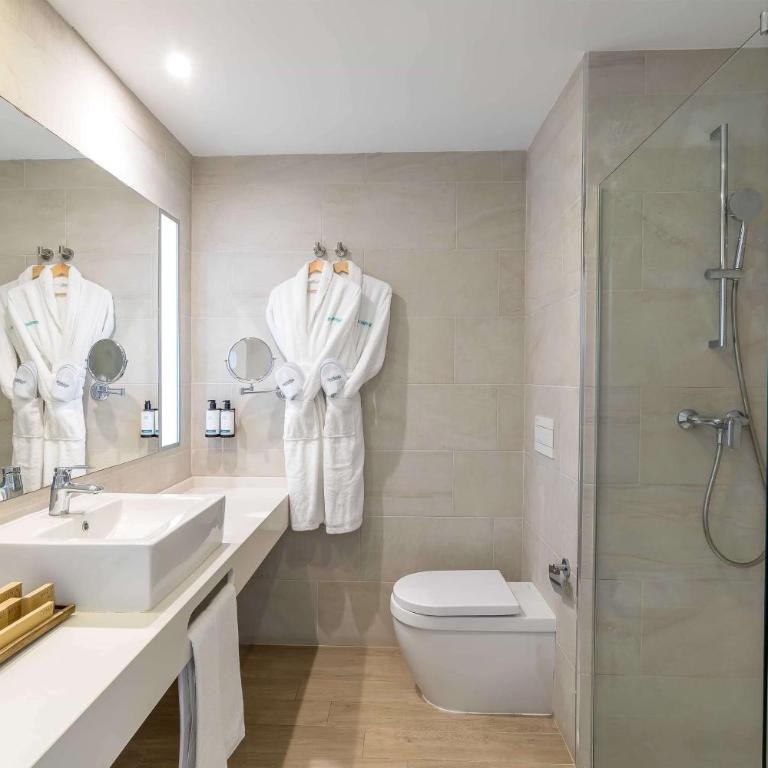 Occidental Fuengirola - Habitación Doble Deluxe con terraza y vistas laterales al mar - 1 o 2 camas - 3
