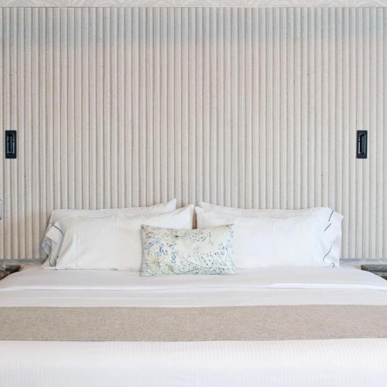 Hotel Plaza Diana - King Room - 10