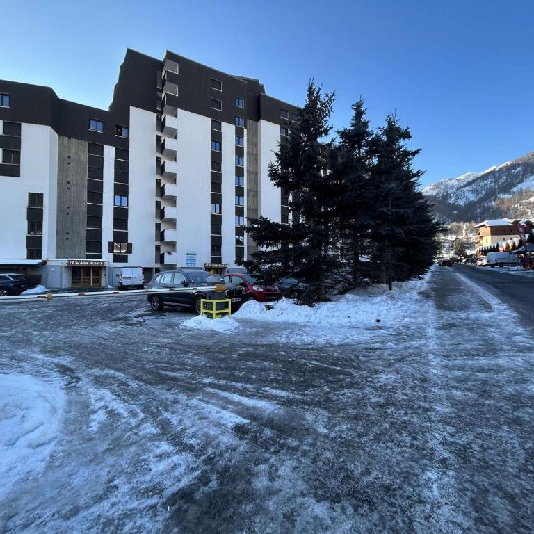 Studio fonctionnel 3 couchages, balcon, proche pistes et commodités - Serre Chevalier Vallée - Appartement 1 Chambre - 13