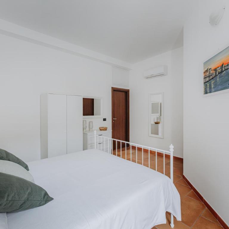 Green Leaves Apartment - One-Bedroom Apartment - 12