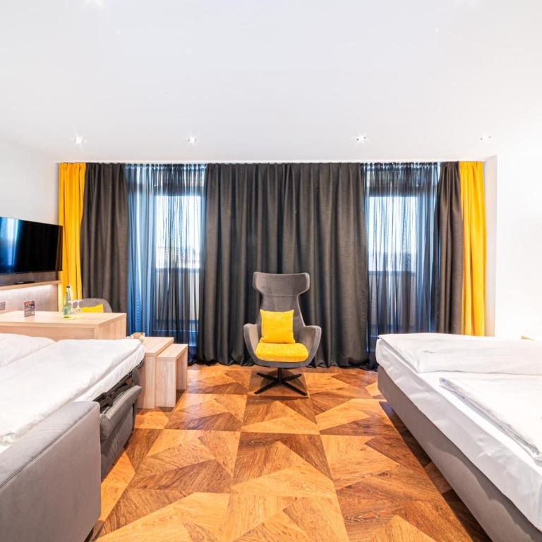 Arotel Best living Nürnberg - Familienzimmer mit Balkon - 4