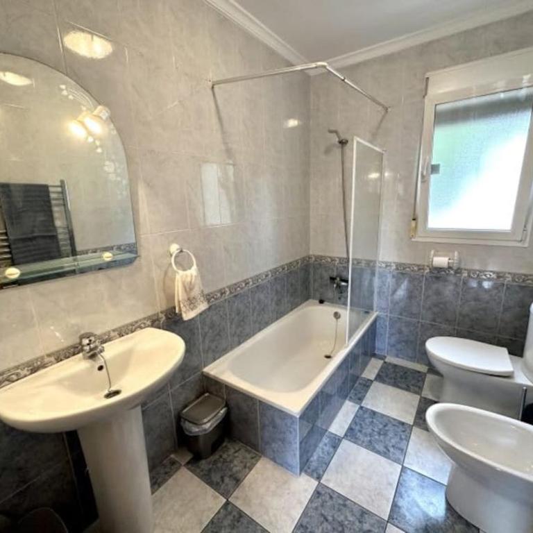 Casa Maria Granadella, three bedroom villa with private pool - Villa de 3 dormitorios - 18