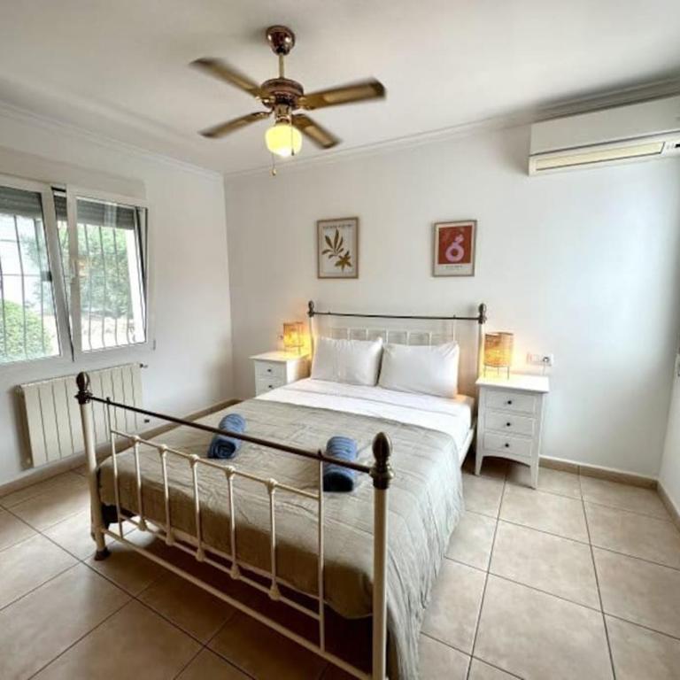 Casa Maria Granadella, three bedroom villa with private pool - Villa de 3 dormitorios - 21