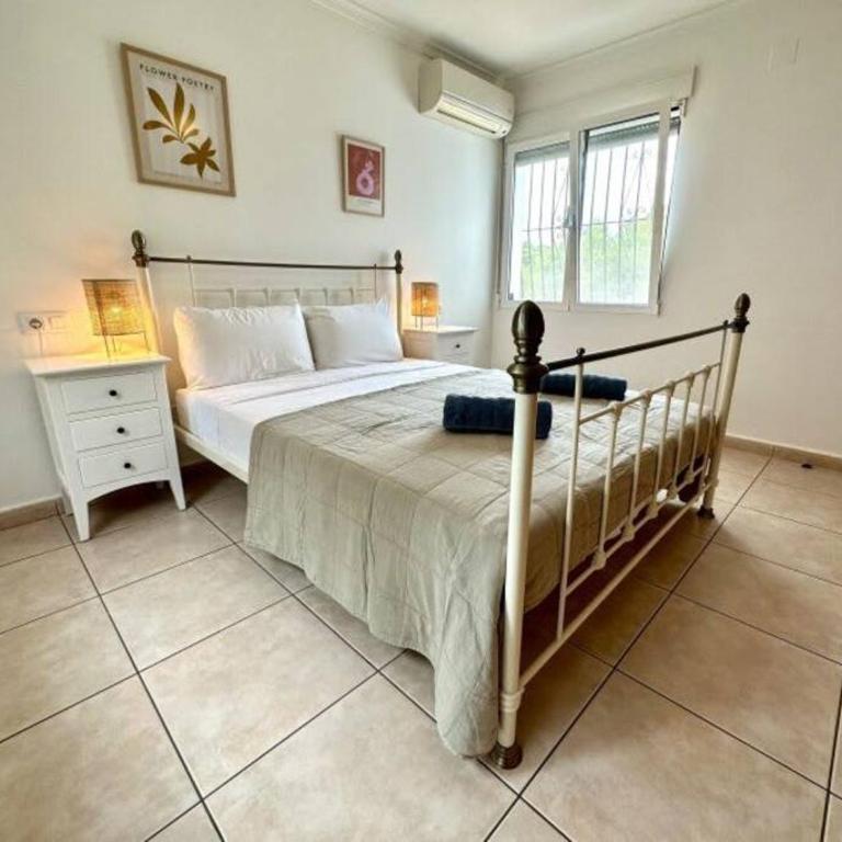 Casa Maria Granadella, three bedroom villa with private pool - Villa de 3 dormitorios - 24