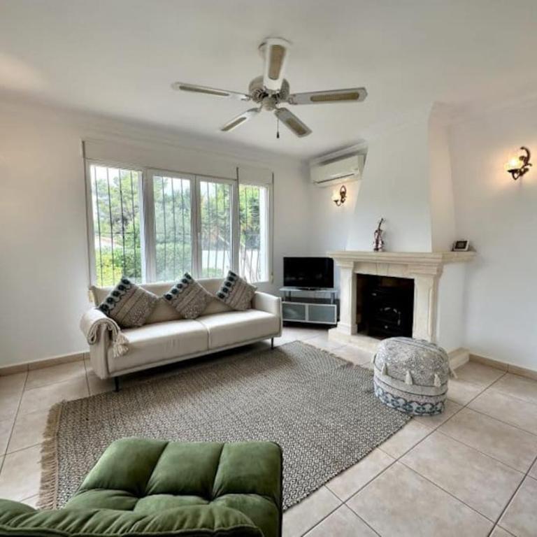 Casa Maria Granadella, three bedroom villa with private pool - Villa de 3 dormitorios - 35