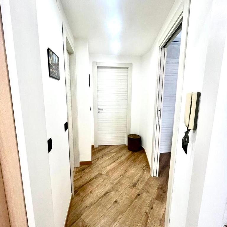15 Min. Colosseo 2 - Casa di Micca - Appartamento con 2 Camere da Letto - 9