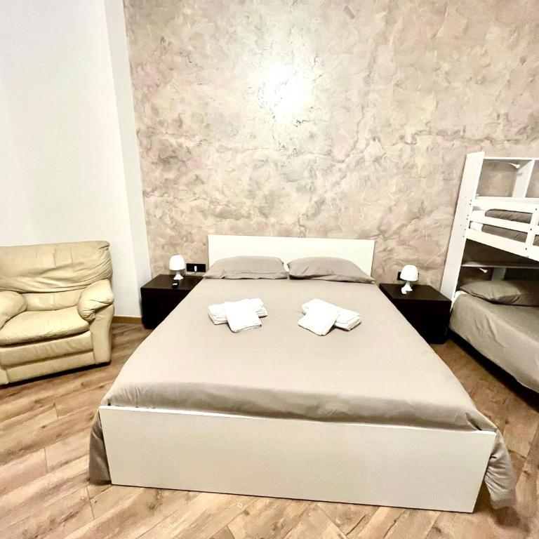 15 Min. Colosseo 2 - Casa di Micca - Appartamento con 2 Camere da Letto - 22