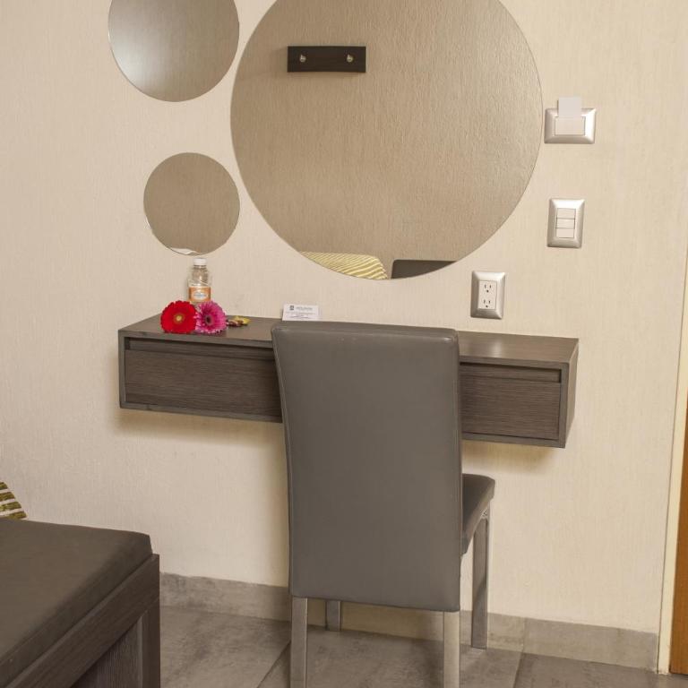 Hotel Expo Abastos - Habitación con cama grande - 9
