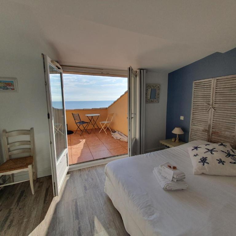 Hôtel Les Calanques - Chambre Double avec Patio - 1
