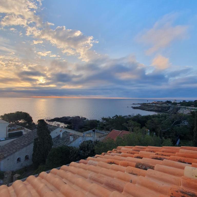 Hôtel Les Calanques - Chambre Double avec Patio - 4